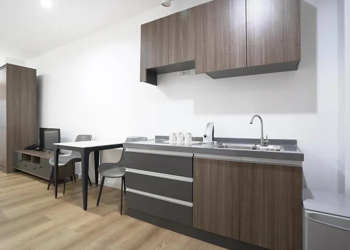 Hotel Mangrove Residences Mactan 3*