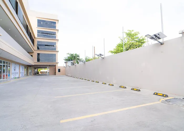 Mangrove Residences Mactan 3*